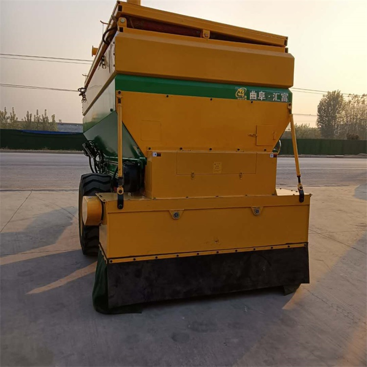 專業(yè)路面撒灰車工廠 路基工程高效作業(yè)的關(guān)鍵推手